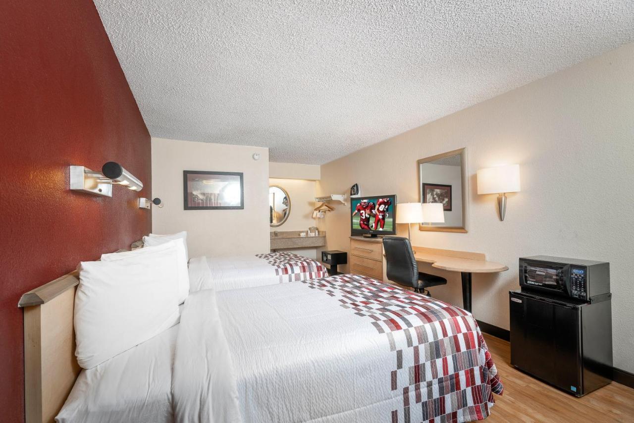 Red Roof Inn Detroit - Roseville St Clair Shores Eksteriør billede