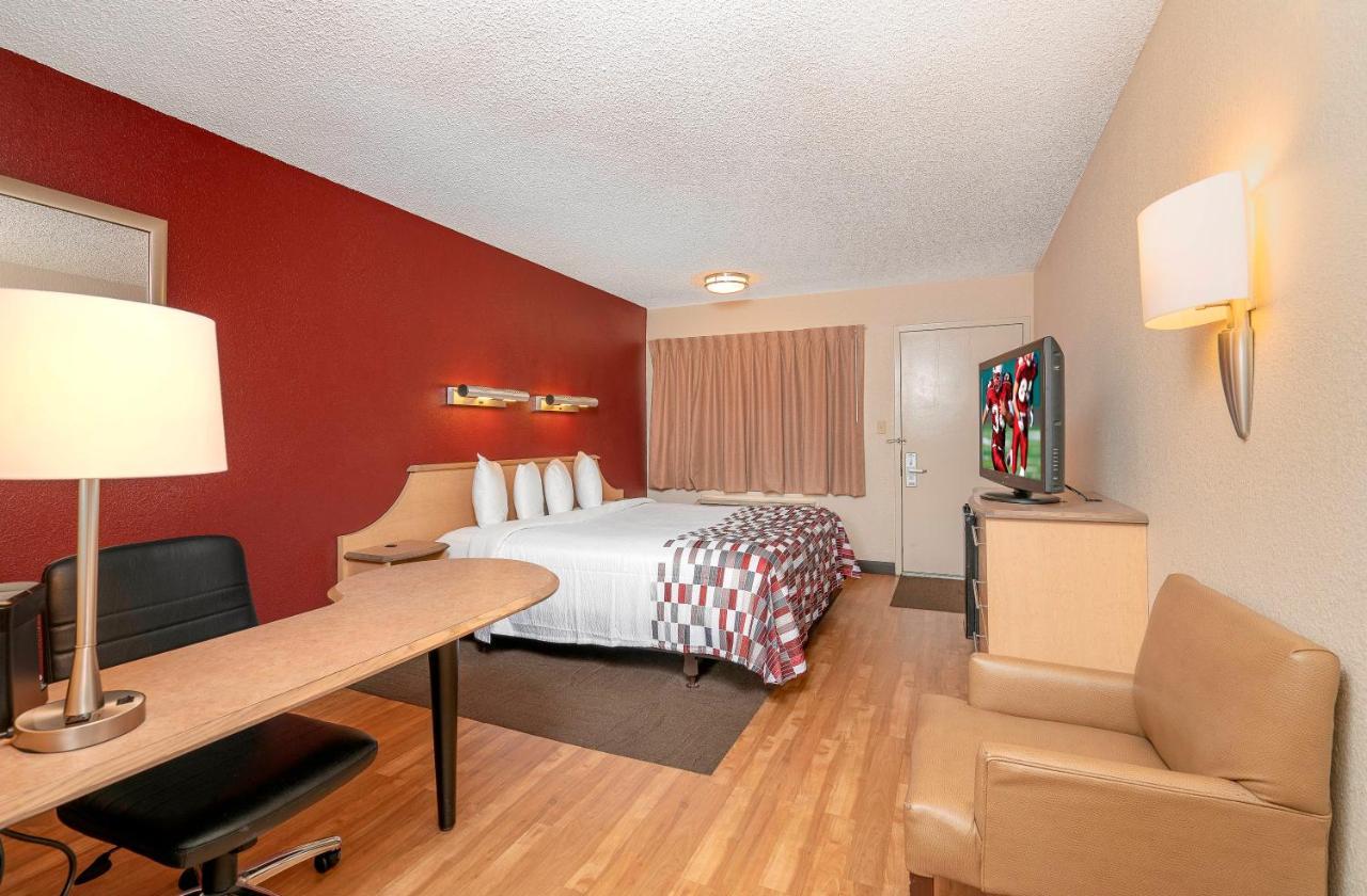 Red Roof Inn Detroit - Roseville St Clair Shores Eksteriør billede