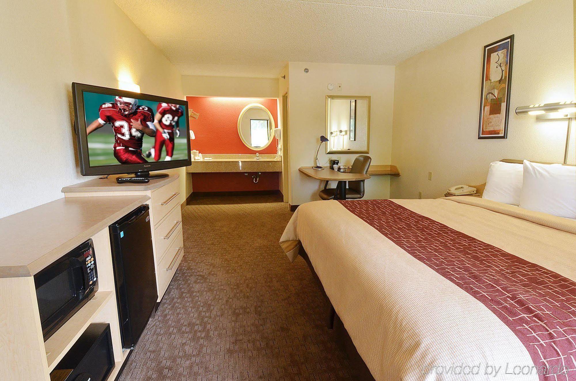 Red Roof Inn Detroit - Roseville St Clair Shores Eksteriør billede