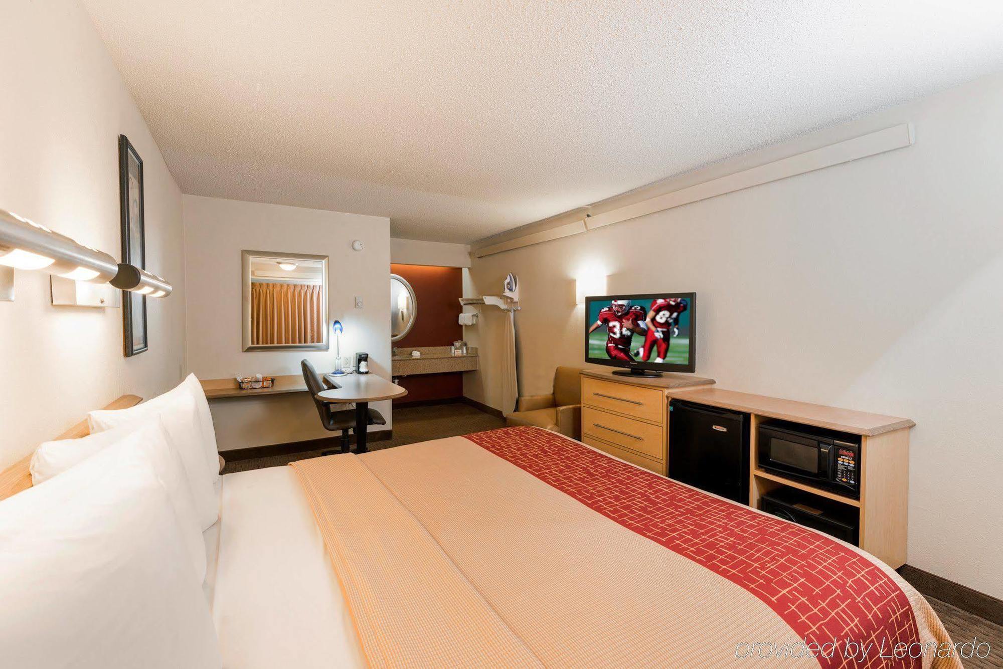 Red Roof Inn Detroit - Roseville St Clair Shores Eksteriør billede