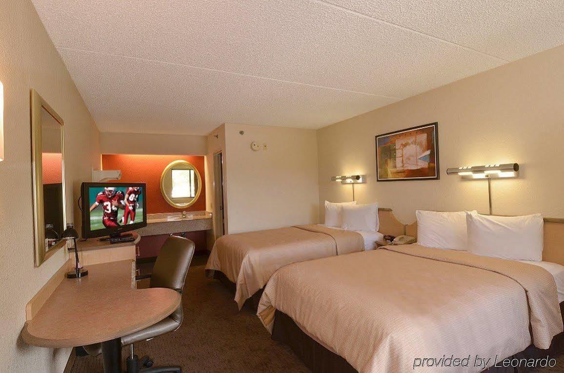 Red Roof Inn Detroit - Roseville St Clair Shores Eksteriør billede