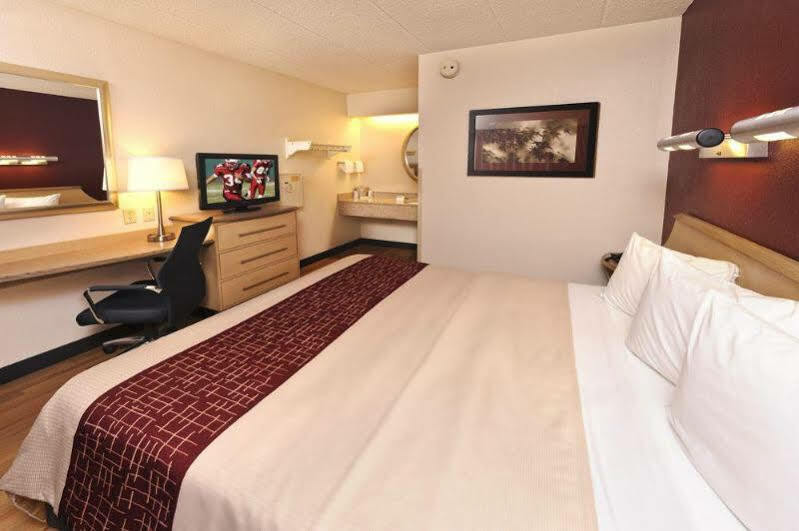 Red Roof Inn Detroit - Roseville St Clair Shores Eksteriør billede